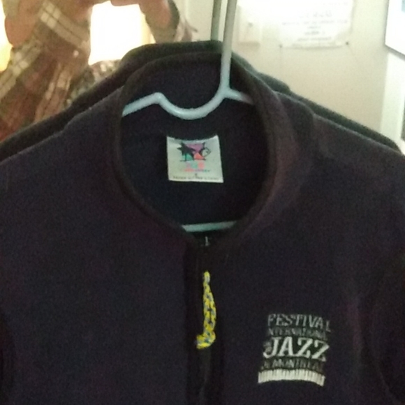 Sleeveless shirt with zipper - Picture 4 of 7